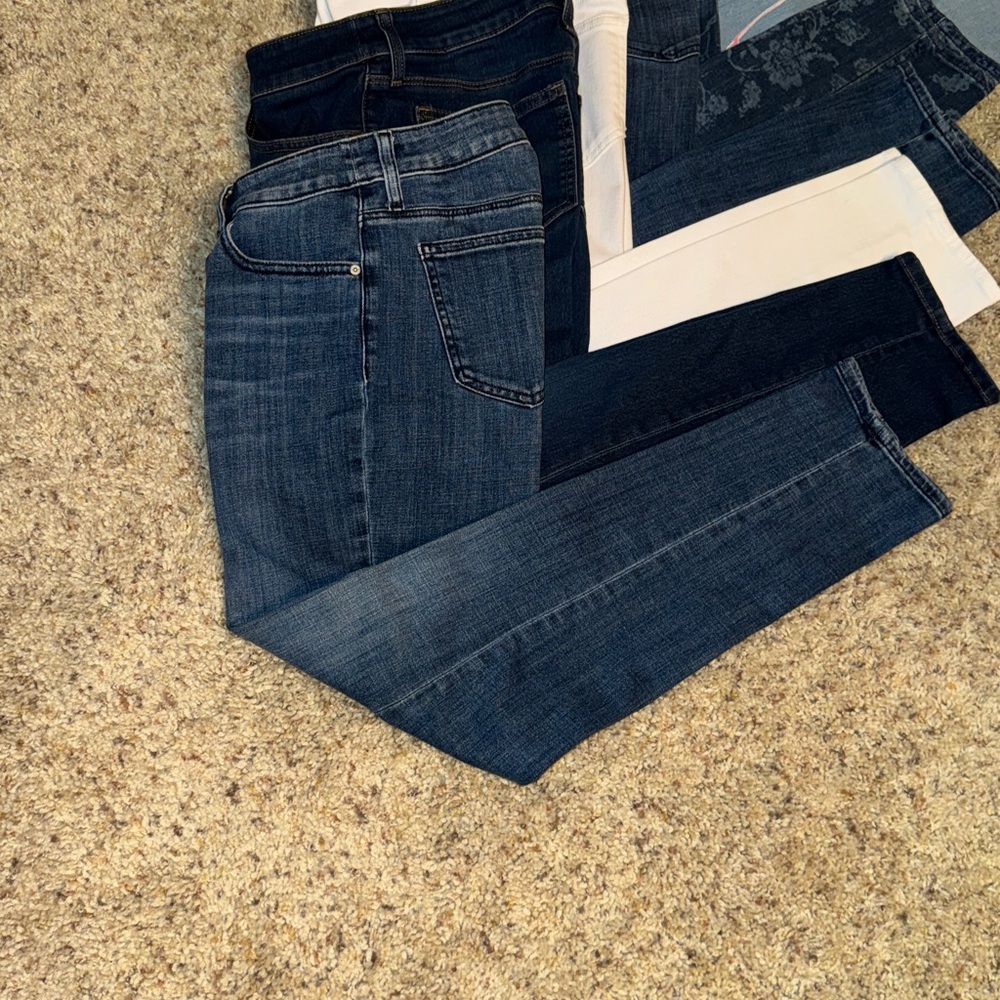 Women's blue denim 
SO SLIMMING GF SLIM LEG ANKLE JEANS Chico's sz 00R/U.S.2